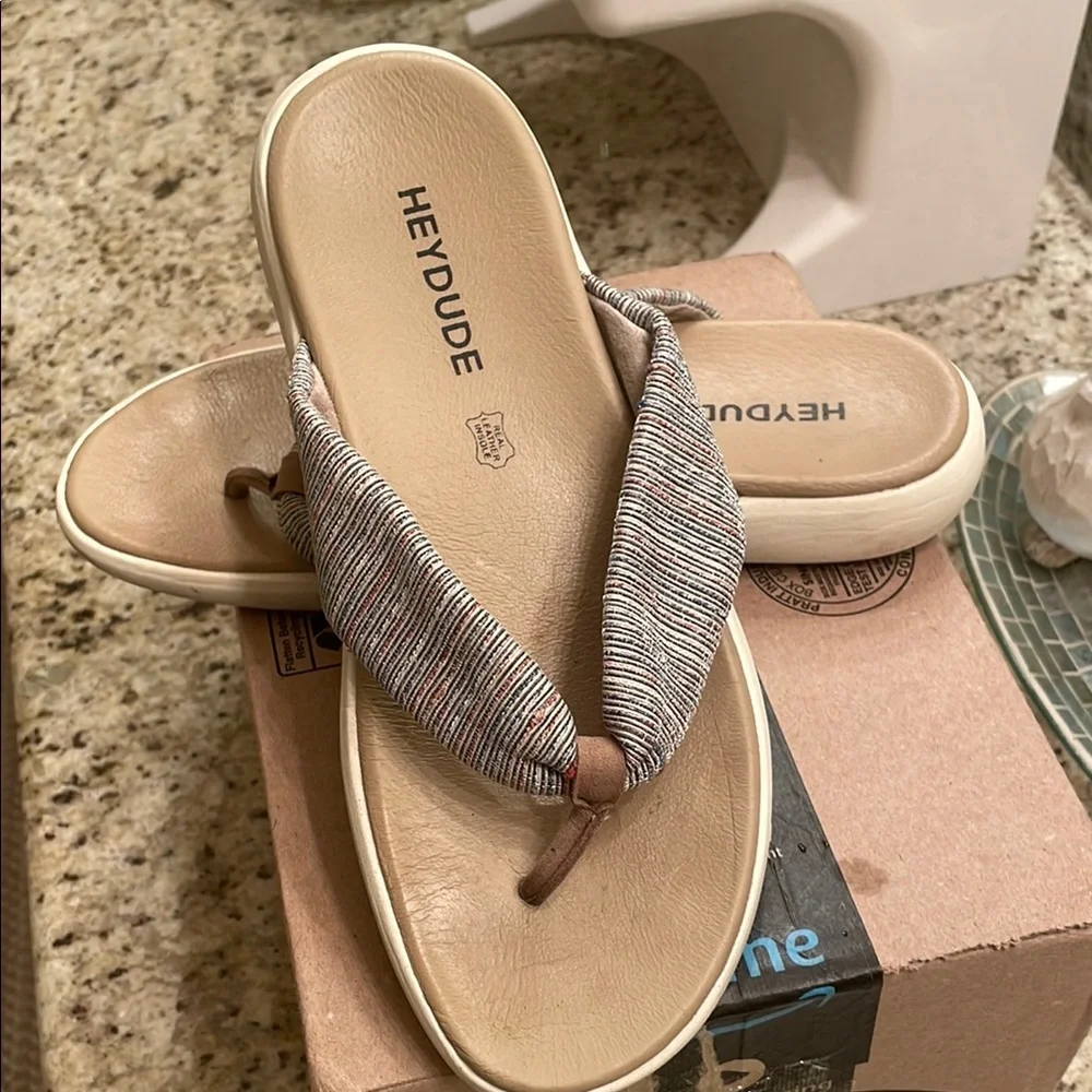 Hey Dude Women's Tan Flip Flops - Picture 2 of 3